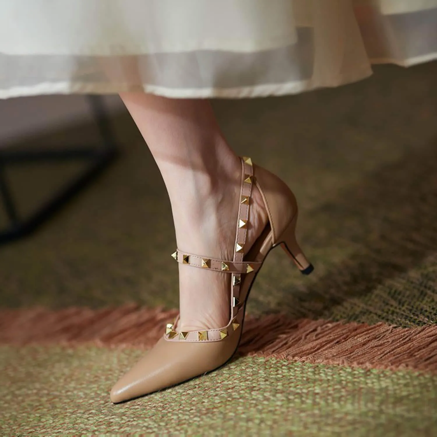 Buckle Rivet Pointed Toe Mid-heel Shoes