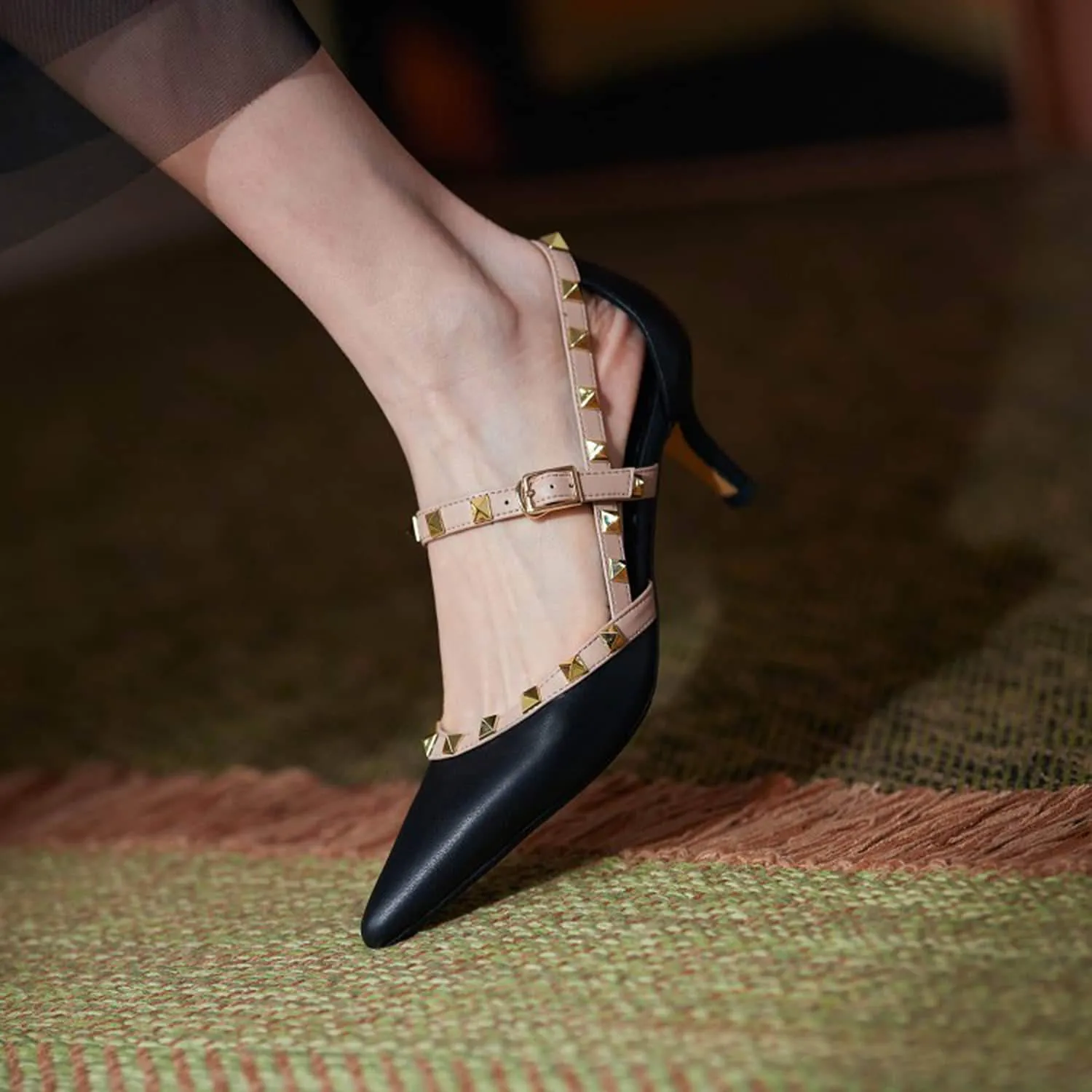 Buckle Rivet Pointed Toe Mid-heel Shoes