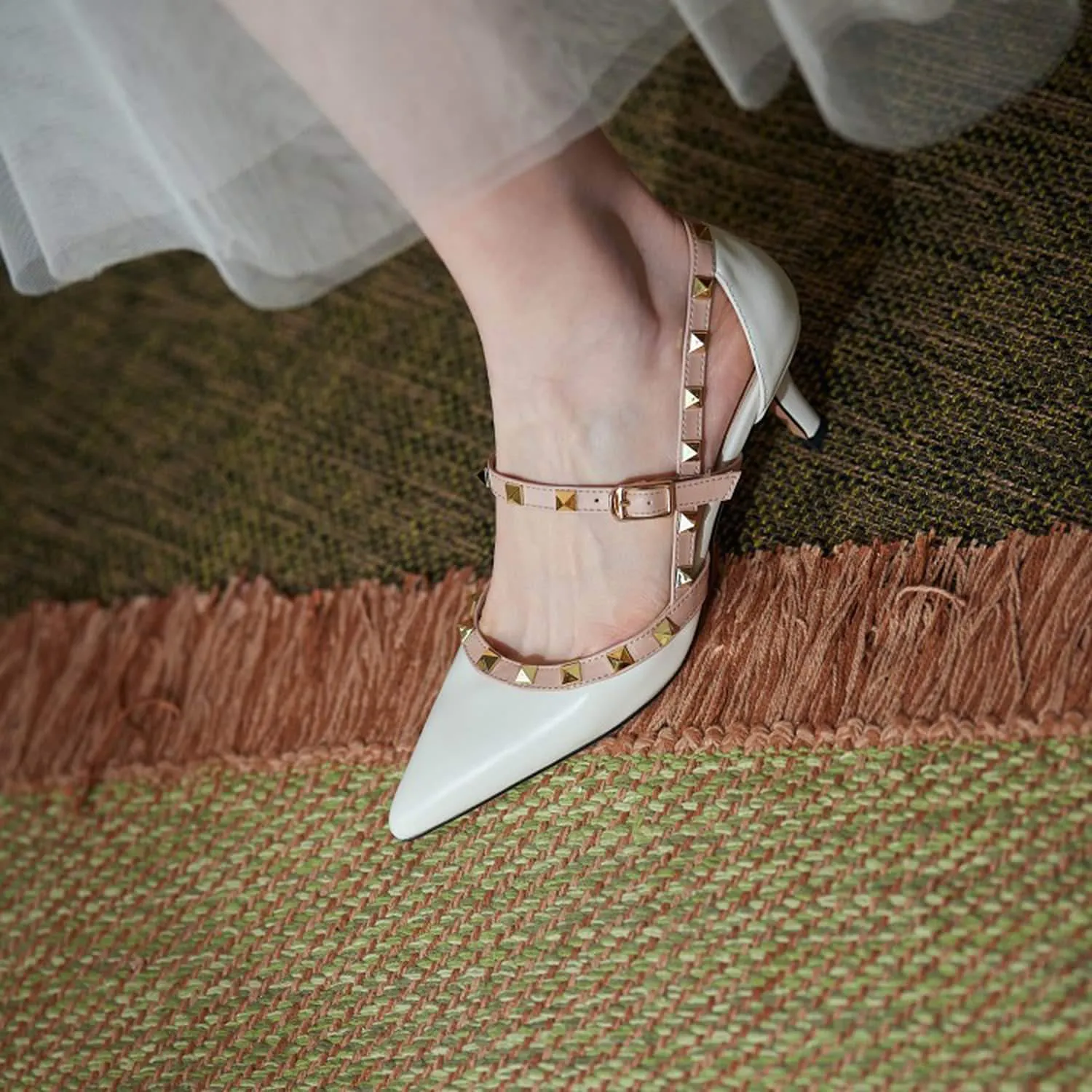 Buckle Rivet Pointed Toe Mid-heel Shoes