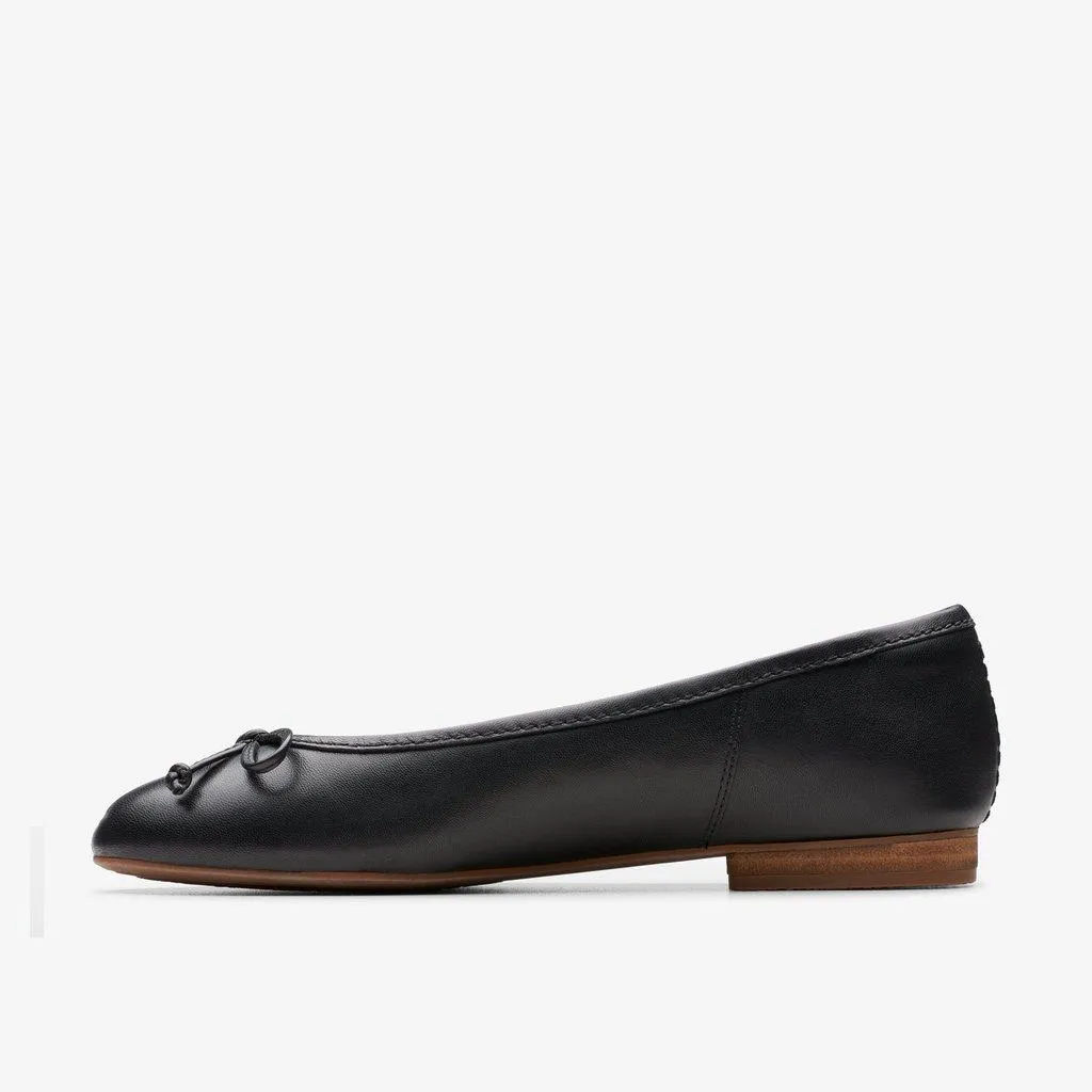 Clarks Fawna Lily Pumps