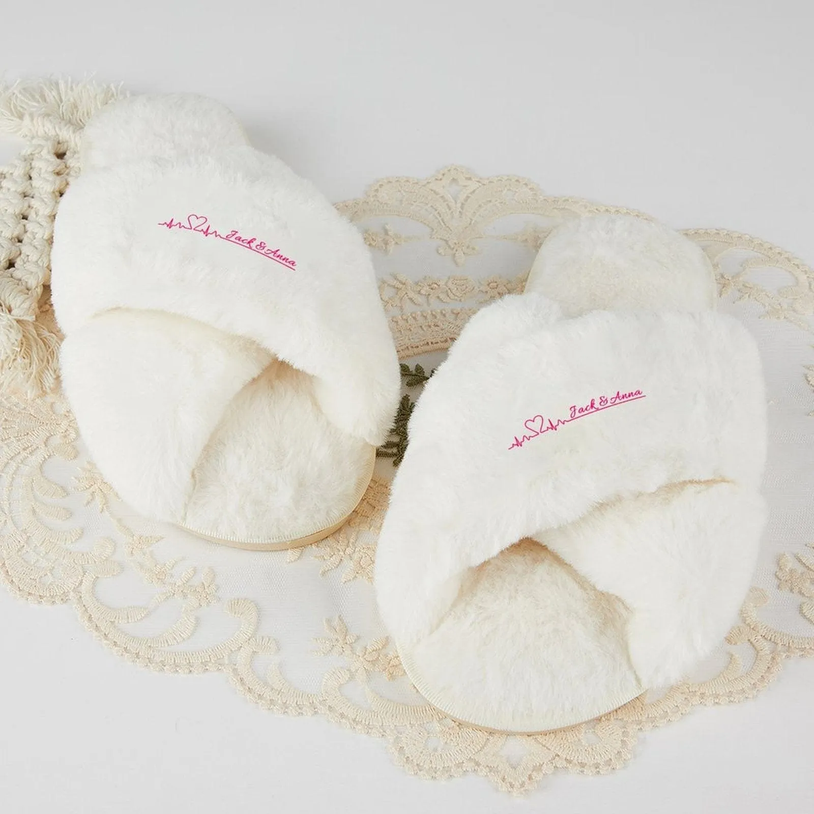 Custom Name Pink Bridesmaid Slippers Fluffy Bridal Slippers Fuzzy Cross Band House Slide Shoes