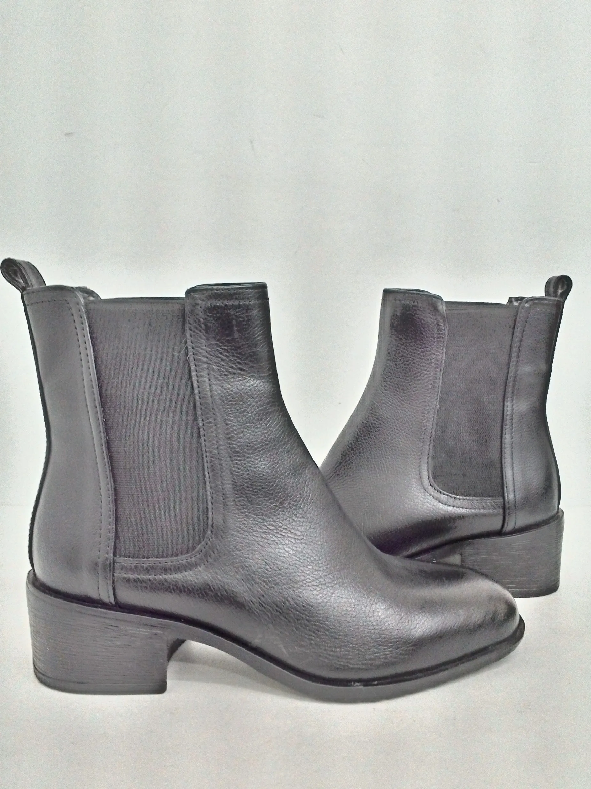 Kenneth Cole Reaction Women's Black Leather Chelsea Boot Size 5.5 M