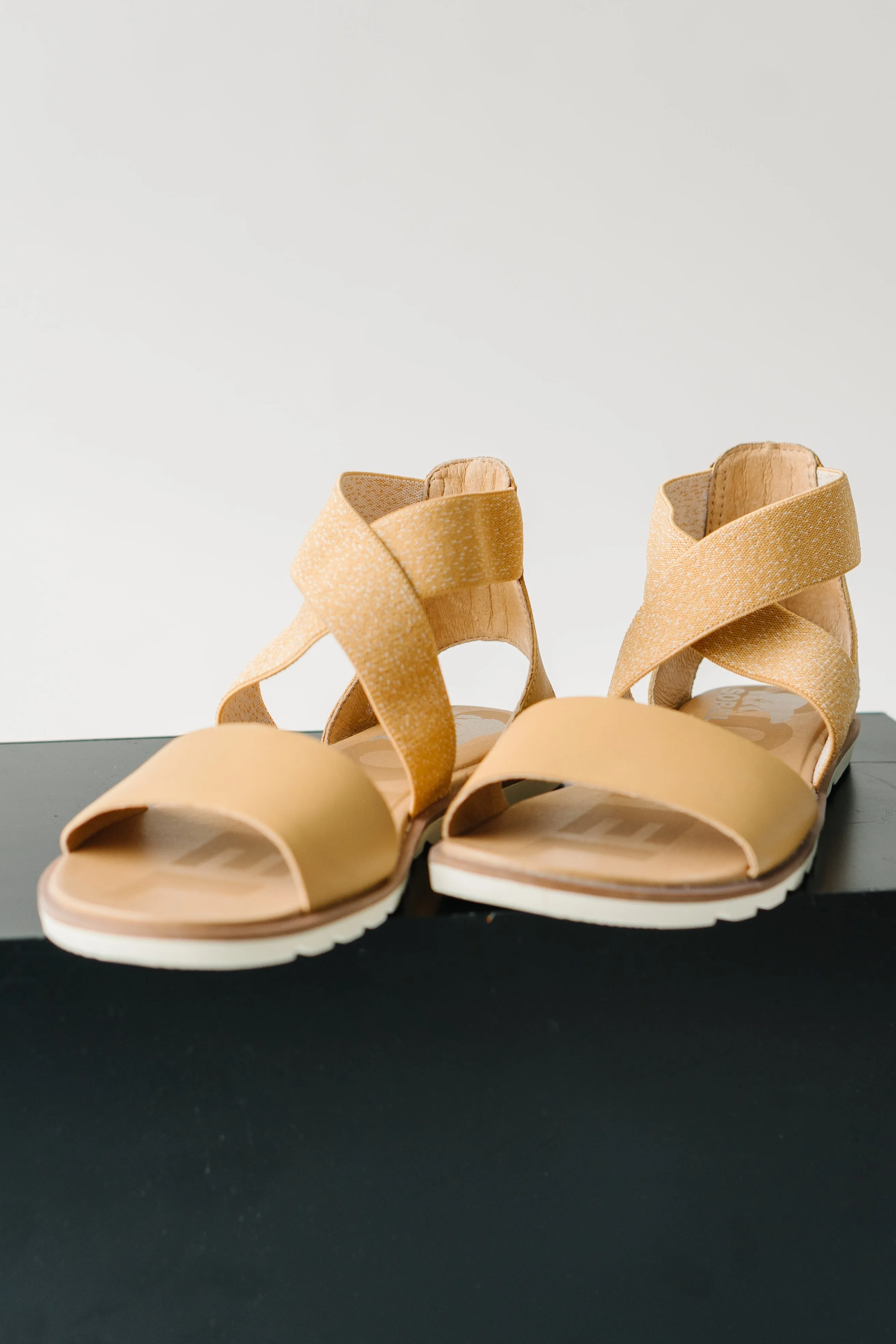 SOREL: Ella II Sandal in Honest Beige   Chalk